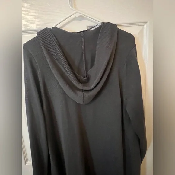 Torrid Disney Mickey And Minnie Mouse Cardigan Hooded Sweater 1X (14-16) - Picture 10 of 11